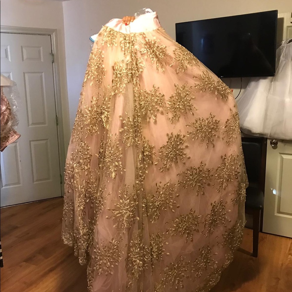 Dress - Picture 8 of 8